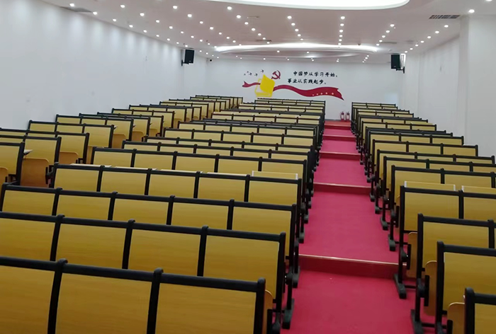 理论知识上课阶梯教室