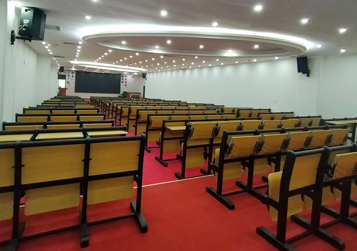 理论知识上课阶梯教室